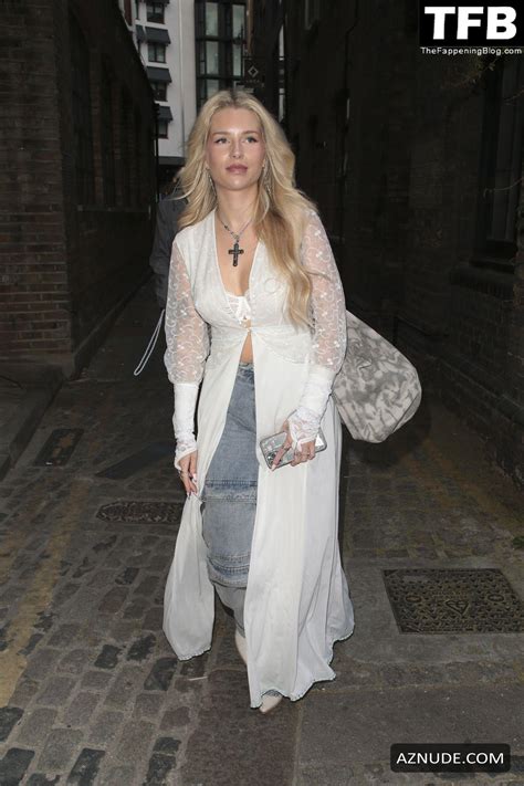 Lottie Moss Sexy Seen Flaunting Her Hot Tits Outside Jamie Laings Party In Shoreditch Aznude