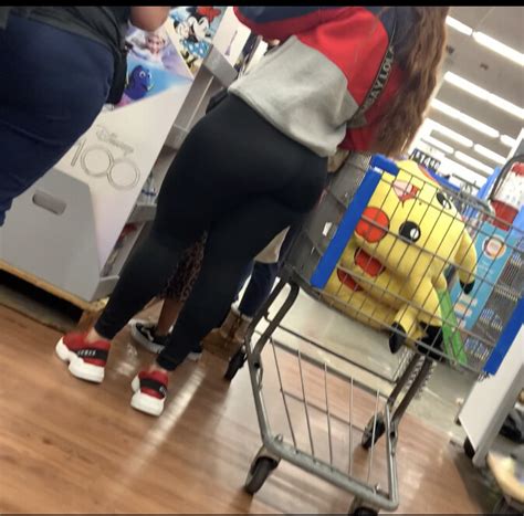 Sexy Thick Latina Milf Spandex Leggings Yoga Pants Forum