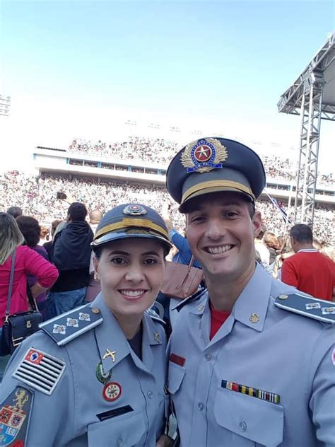 Capitão Derrite E Esposa