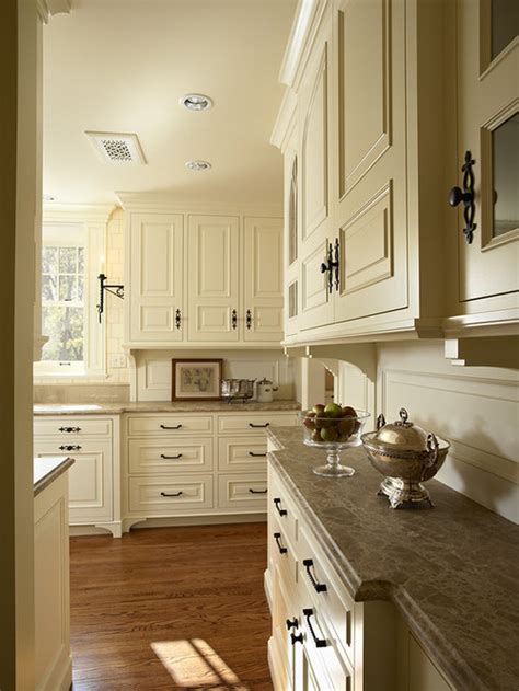 Tudor Style Kitchen | Houzz