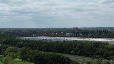 The Caldecotte Lake Milton Keynes path that leads to a secret view 10