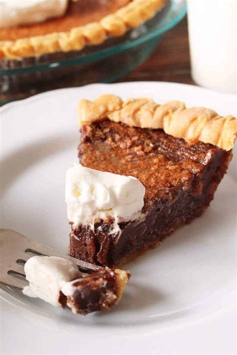 Minnys Chocolate Pie Simply Happenings