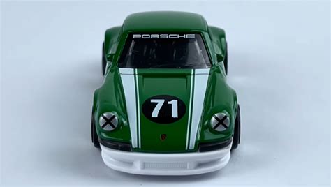 Тематична Машинка Hot Wheels Porsche Vintage Racing Club HRT HRV Green