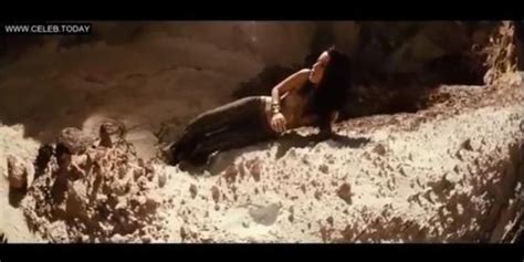 Nathalia Dill Nude Livia De Bueno Nude Paraisos Artificiais 2012 Tnaflix