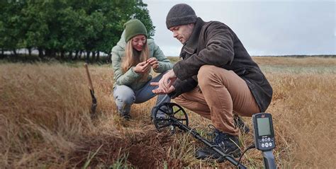 How Do Metal Detectors Work? Geniux.com