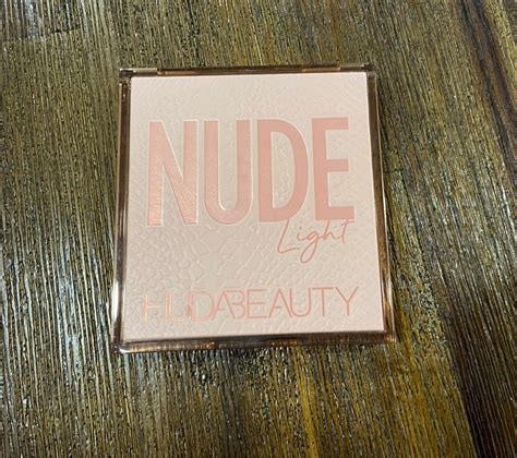 Huda Beauty Nude Obsession Eyeshadow Light Beauty Personal Care