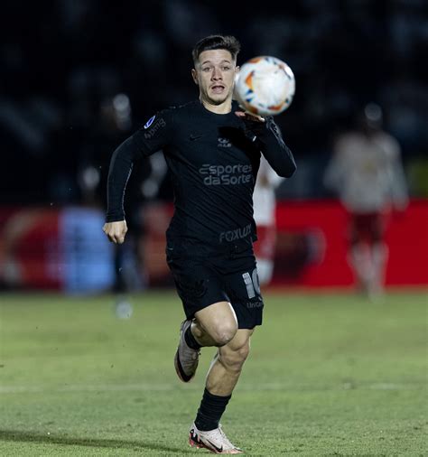 Rodrigo Garro, meia do Corinthians, vai se naturalizar? | Sporting News