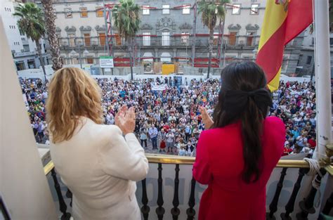 Huelva Se Vuelca Para Rendir Homenaje A Su Paisana Carolina Mar N