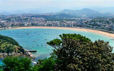 La Concha Beach / Basque / Spain // World Beach Guide