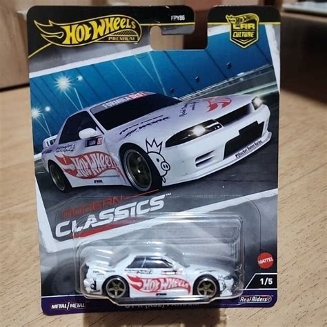 Hot Wheels Premium Modern Classic Nissan Skyline Gt R R Pandem White Original Shopee Malaysia