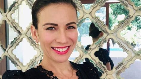 Ingrid Coronado Deleita En Sexy Bikini Naranja