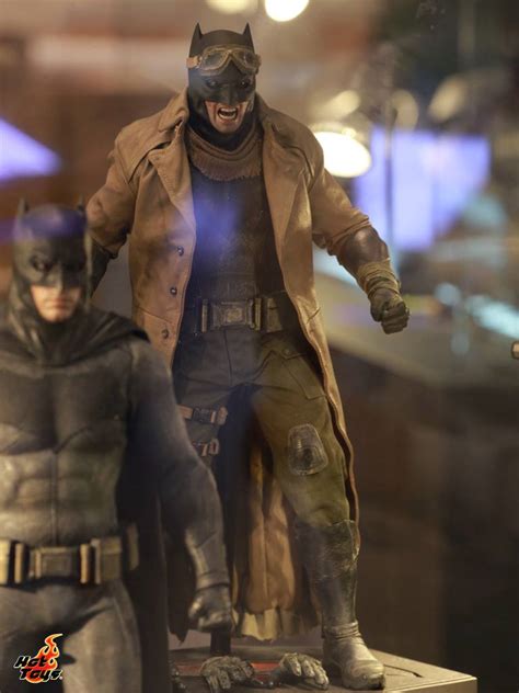 Batman V Superman Hot Toys Officially Revealed