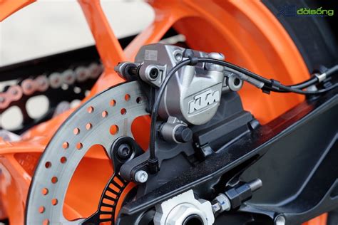 Đập thùng naked bike KTM Duke đầu tiên tại Việt Nam giá bán chắc chắn rẻ hơn triệu đồng