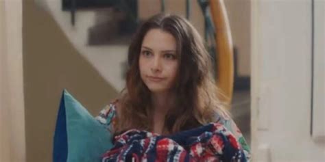 9 Hot Sexy Ezgi Asaroglu Bikini Pics