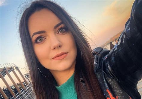 Wokalistka Disco Polo W Sk Pym Bikini Gwiazda Pokaza A Gor Ce Zdj Cia Z Florydy