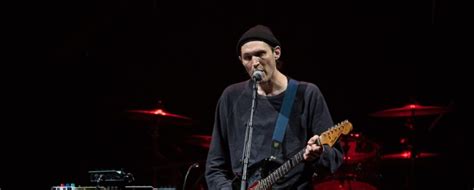 Tr Gico Accidente Exguitarrista De Red Hot Chili Peppers Involucrado En Fatal Atropello En