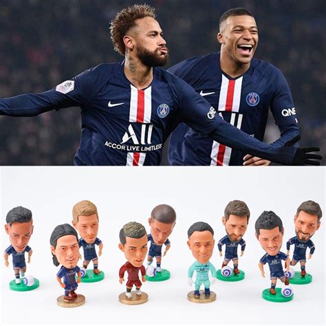 Figura Do Jogador Dos Desenhos Animados Da Boneca De Futebol Figuras