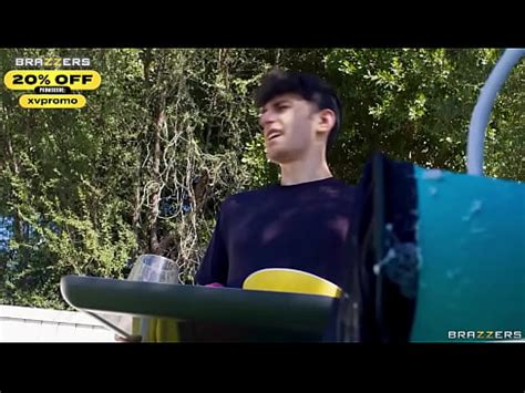 Doble Trabajo En Equipo La MILF Syren De Mer De La Fiesta De La Espuma Brazzers Ingresa A