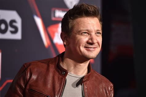 Jeremy Renner Net Worth in 2022 (Updated) | AQwebs.com