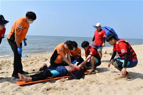 전북도 안전점검의 날 맞아 고사포해수욕장서 인명구조훈련