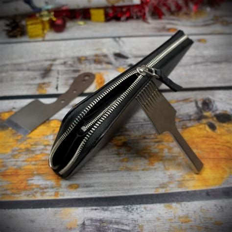 Длинный кошелек на молнии из двух видов кожи