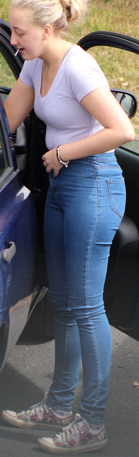 Stunning Blonde In Tight Jeans Blonde Forum