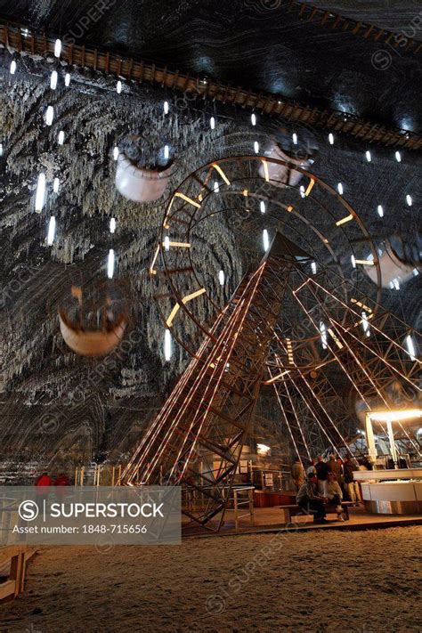 Amusement park, ferris wheel in Salina Turda salt mine in the Mina ...