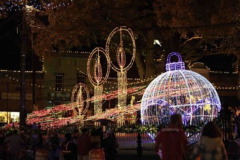 Victorian Christmas Magic In Canton | TouristSecrets