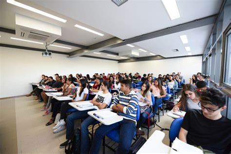 Veja Os Principais Temas Cobrados Na Prova De Linguagens No Enem 2022