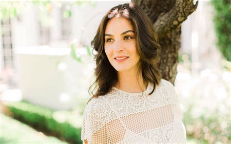 Vetëm dy javë pas lindjes Emina Çunmulaj tregon linjat seksi me bikini ArkivaNews