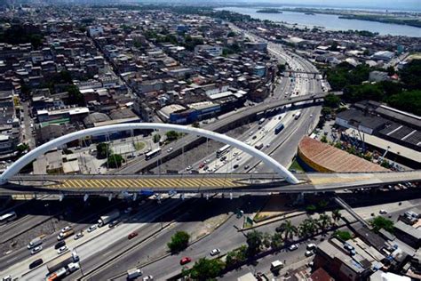 Notícias Restrição de horário para circulação de caminhões na Avenida