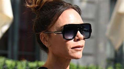 Szykowna Victoria Beckham Opuszcza Hotel Przed Debiutem Na Paryskim