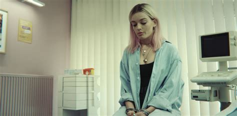 6 ca tư vấn chuyện ấy ngộ nghĩnh nhất ở Sex Education Từ hot boy lãnh cảm đến cặp đôi đồng