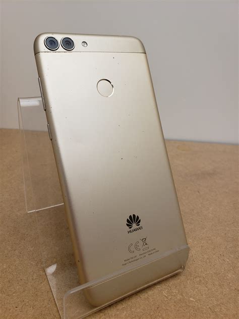 Huawei P Smart 32GB Gold FIG-LX1 (Unlocked) | Money Station
