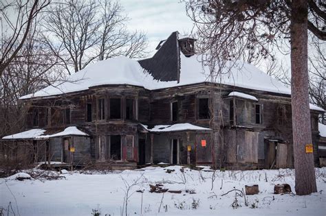 Abandoned house in the New York State sticks [5616x3744] [OC] : r ...