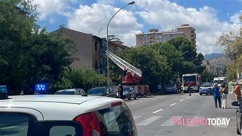 Scoppia Un Incendio In Una Palazzina In Via Degli Emiri Salvato Un Anziano