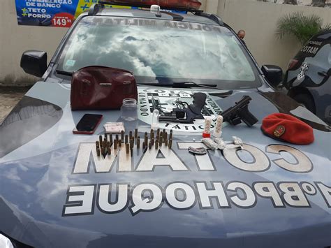 Cotam Da PMCE Prende Dupla Armas E Drogas No Bairro Pici Em