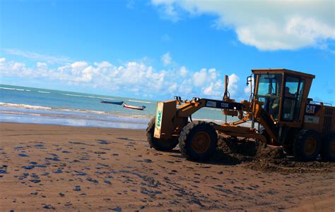 Fotos mostram impacto de manchas de óleo na costa do Nordeste veja