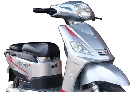 Hero Electric Nyx Hx This Low Cost Ev Scooter Offers Great Comfort And