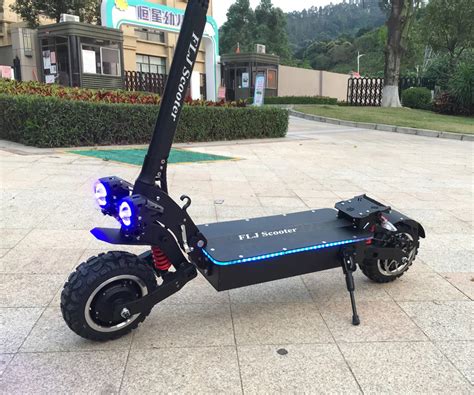 72v Dual Motor 7000w Electric Scooter With Dual Engines 11inch Wheels