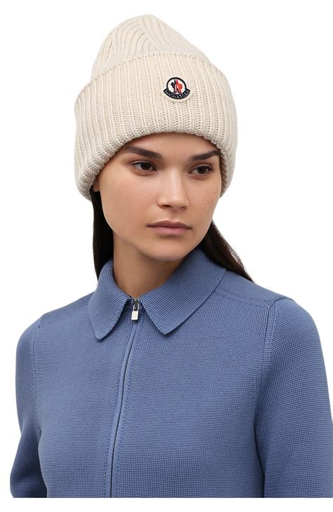Женская белая шапка из шерсти и кашемира MONCLER купить в интернет ...