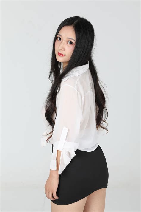 Nude Photo Set Of Chinese Model Warm