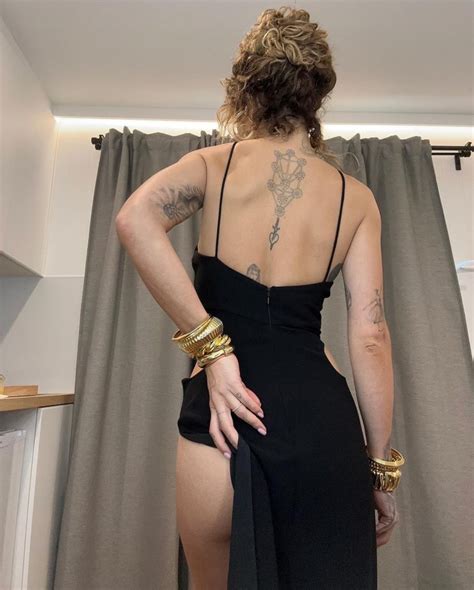 Rita Ora Shows Off Ass Of The Day DrunkenStepFather