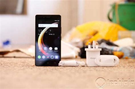 The Infinix Hot Unboxing And First Impressions Techjaja