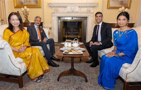 Jaishankar meets British PM Rishi Sunak, wife Akshata Murty as he ...