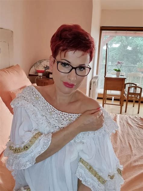 Private Big Tit Mature Milf In Her Bedroom With Wand Nude Pics XHamster