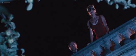 Naked Uma Thurman In The Con Is On