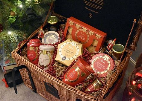 Wonderful Christmas Hampers Ideas Christmas T Hampers Easy Homemade Christmas Ts