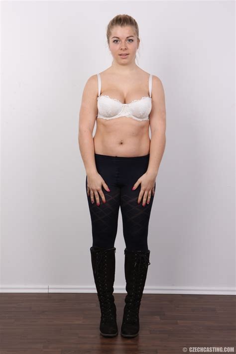 Curvy Ponytailed Blonde Babe With Big Melon XXX Dessert Picture