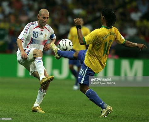 Fotografia De Not Cias Gaucho Ronaldinho Brazil And Zinedine Zidane